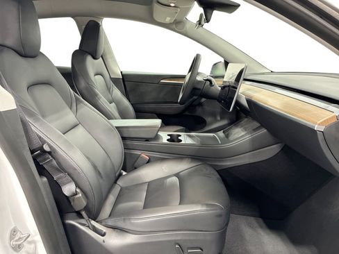 Certified 2023 Tesla Model Y Long Range AWD/4WD image 13