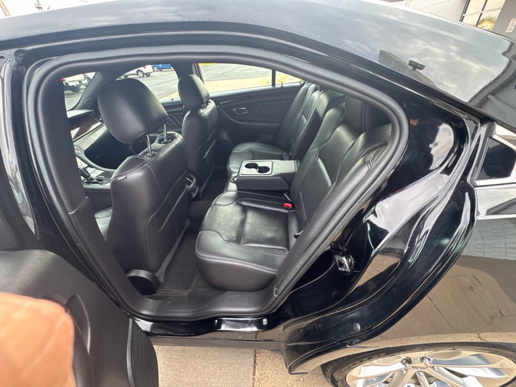 Used 2018 Ford Taurus Limited AWD/4WD image 34