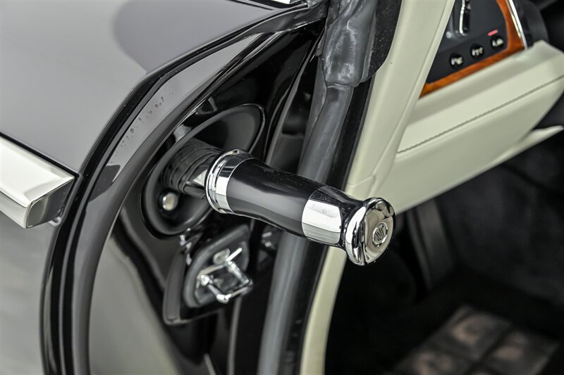Used 2015 Rolls-Royce Wraith RWD image 16