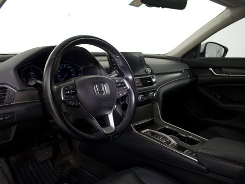 Used 2018 Honda Accord Touring image 19