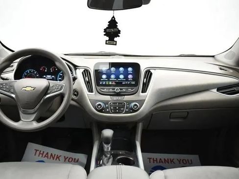 Used 2025 Chevrolet Malibu LT FWD image 18