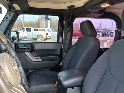 Used 2017 Jeep Wrangler Sport w/ Connectivity Group image 35