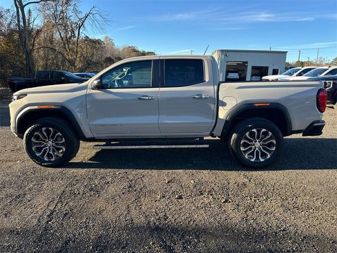 Used 2026 GMC Canyon Denali image 9