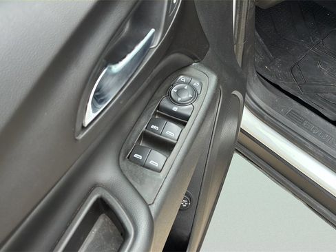 Used 2021 Chevrolet Equinox LT image 11