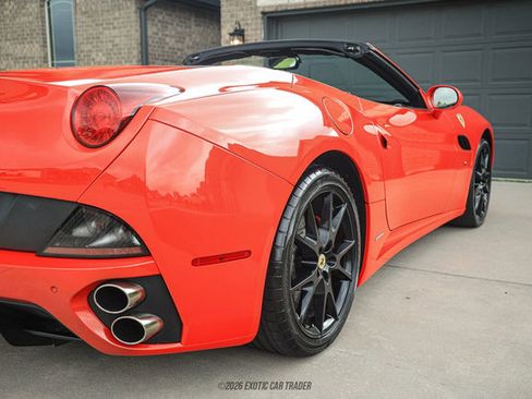 Used 2012 Ferrari California RWD image 56
