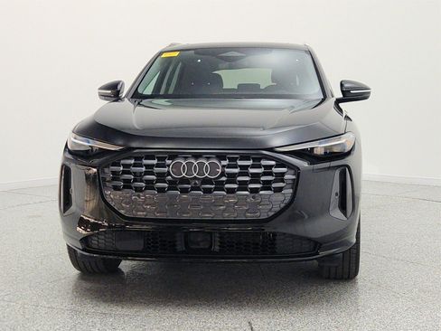 Used 2025 Audi Q5 Premium Plus w/ Premium Plus AWD/4WD image 2