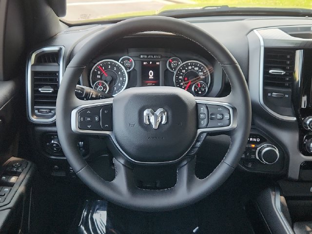 Used 2025 RAM 1500 Big Horn AWD/4WD image 35