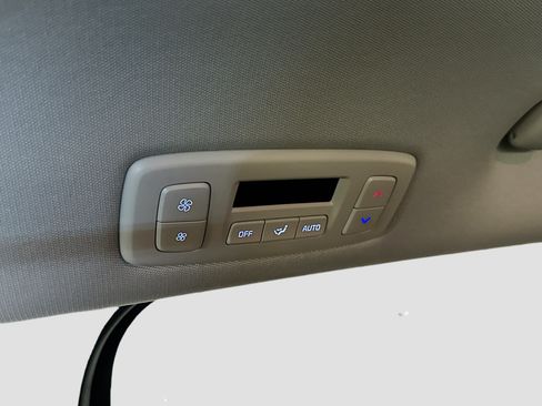 Used 2026 Kia Carnival FWD image 27