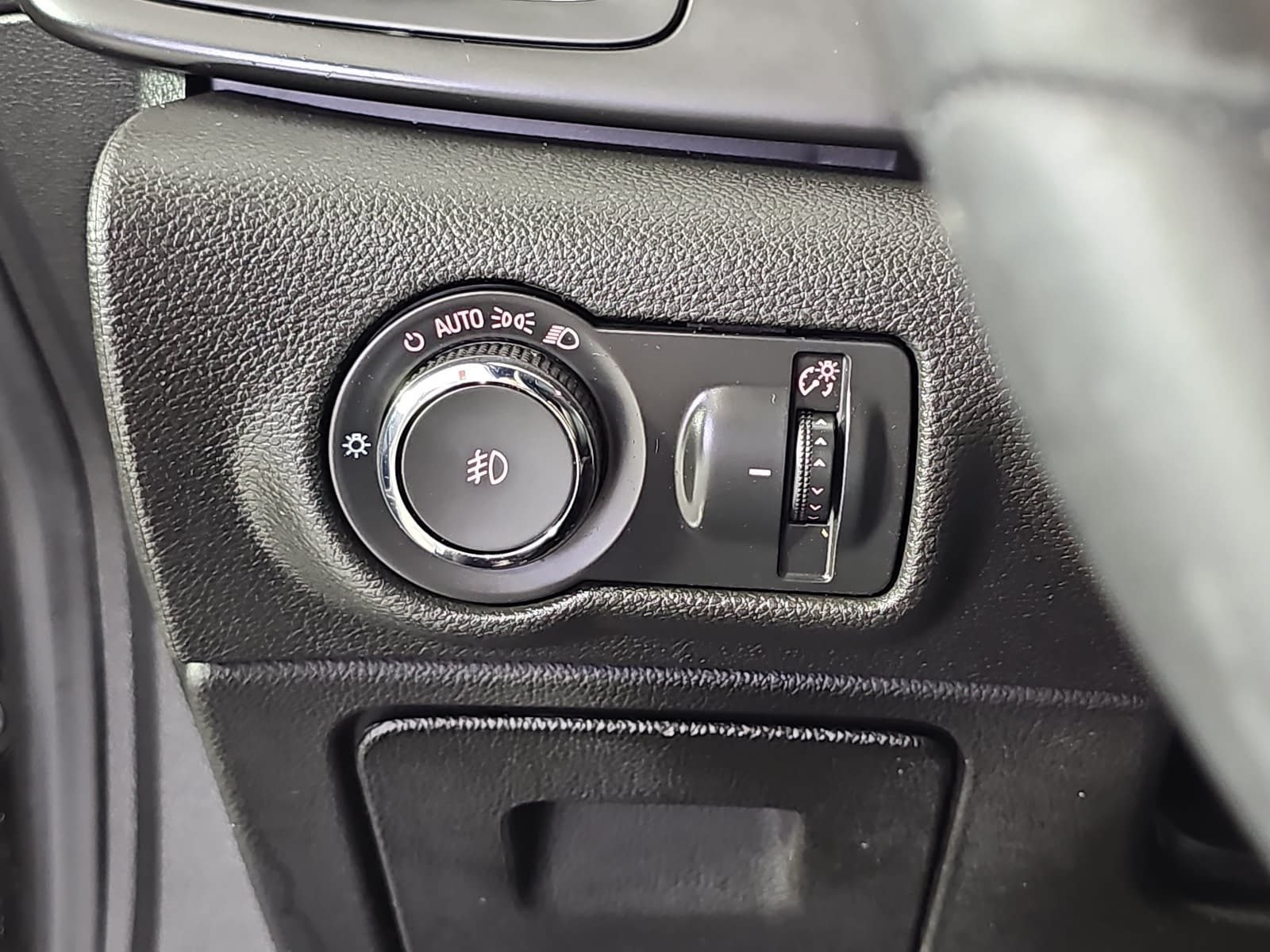 Used 2018 Buick Cascada Premium FWD image 22