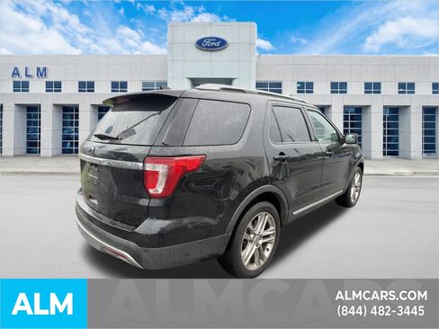 Used 2017 Ford Explorer XLT w/ Equipment Group 201A FWD image 5