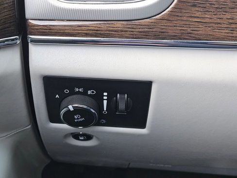 Used 2020 Jeep Grand Cherokee Summit AWD/4WD image 12