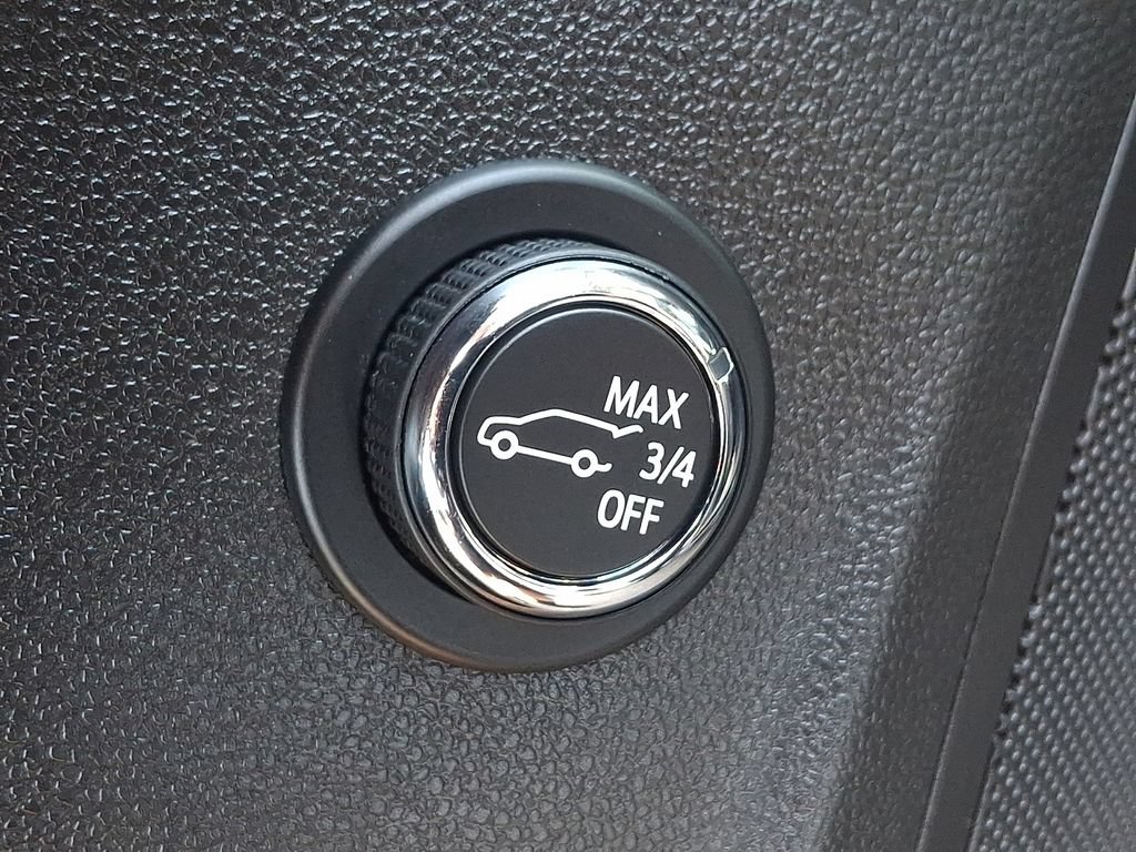 Used 2021 Buick Envision Essence w/ Technology Package I AWD/4WD image 28