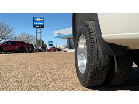 Certified 2025 Chevrolet Silverado 3500 High Country w/ Technology Package image 8