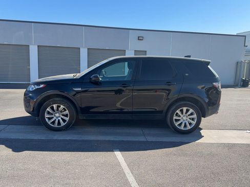 Used 2019 Land Rover Discovery Sport SE image 3