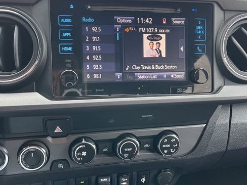 Used 2019 Toyota Tacoma TRD Sport w/ Technology Package image 47