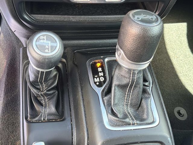 Used 2019 Jeep Wrangler Unlimited Sahara AWD/4WD image 15