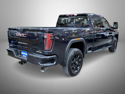 Used 2024 GMC Sierra 2500 AT4 w/ Technology Package image 5