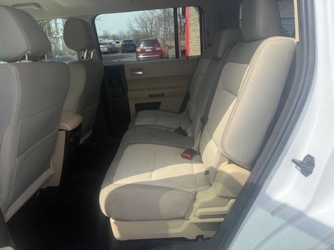 Used 2017 Ford Flex SE image 13