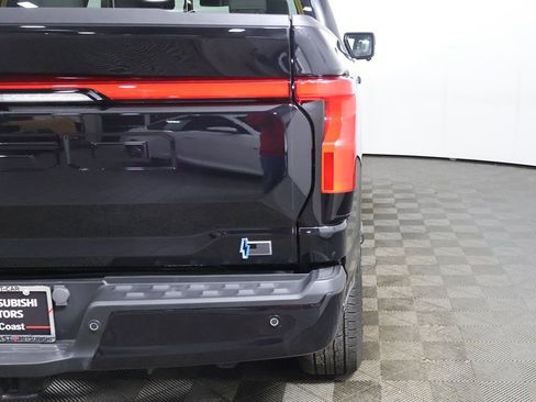 Used 2023 Ford F150 Lightning Platinum image 22