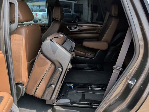 Used 2021 Chevrolet Tahoe High Country w/ Premium Package RWD image 40