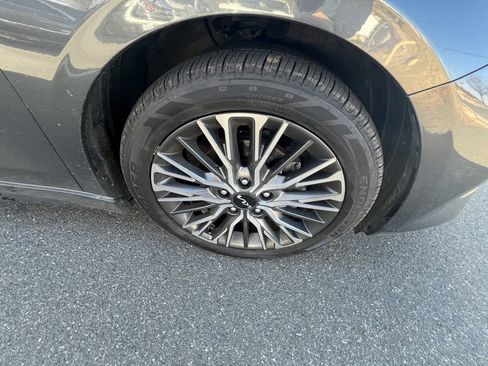 Used 2022 Kia Forte GT-Line w/ GT-Line Premium Package image 11