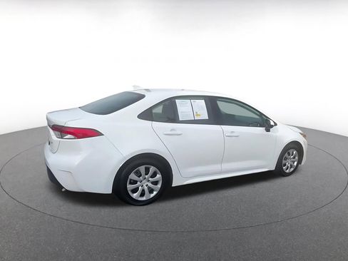 Used 2025 Toyota Corolla LE image 14