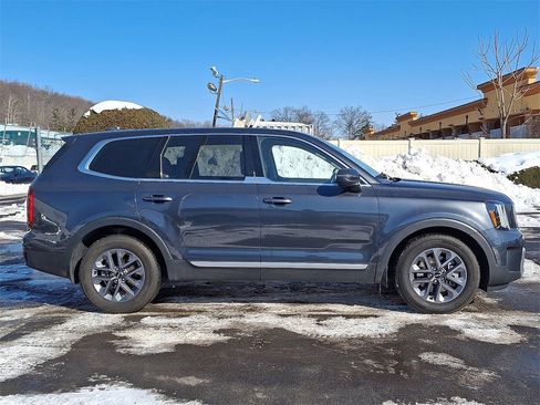 Used 2023 Kia Telluride LX image 8