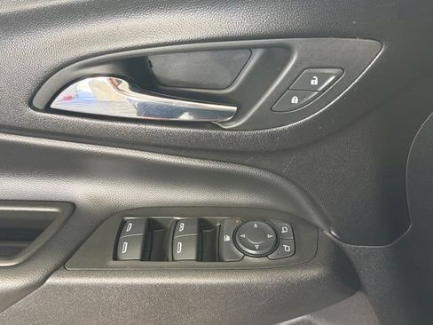 Used 2020 Chevrolet Equinox LT FWD image 12