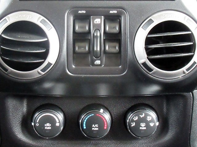 Used 2017 Jeep Wrangler Unlimited Sport w/ Quick Order Package 24S AWD/4WD image 24