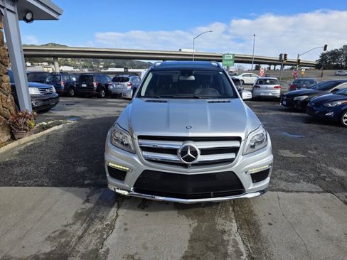 Used 2015 Mercedes-Benz GL 550 4MATIC image 2