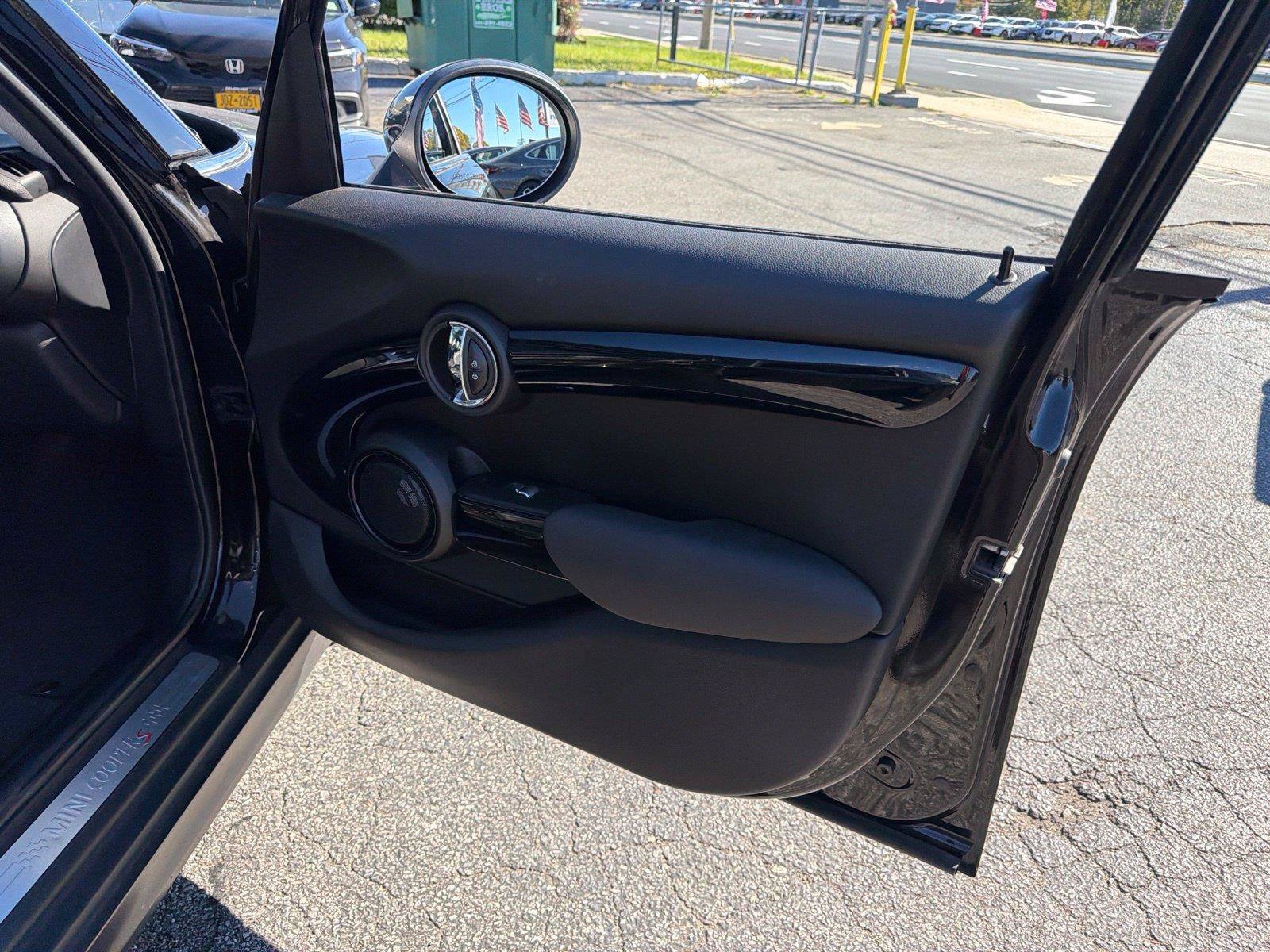 Used 2016 MINI Cooper S FWD image 14