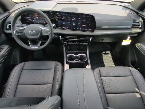 New 2026 Chevrolet Traverse LT w/ Midnight/Sport Edition FWD image 5