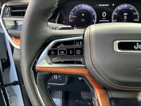 New 2025 Jeep Grand Cherokee Summit image 17