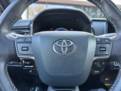 Used 2025 Toyota Camry SE w/ Convenience Package FWD image 29