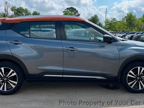 Used 2018 Nissan Kicks SR FWD image 5