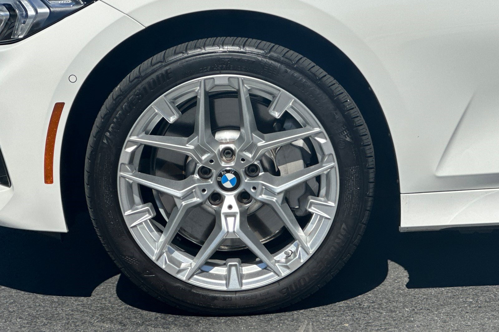 Used 2025 BMW 330i Sedan w/ Premium Package RWD image 37