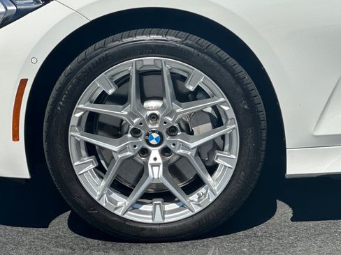 Used 2025 BMW 330i Sedan w/ Premium Package RWD image 37