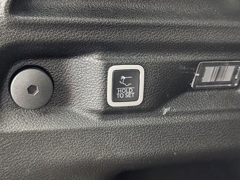 Used 2022 Jeep Grand Cherokee L Limited image 15