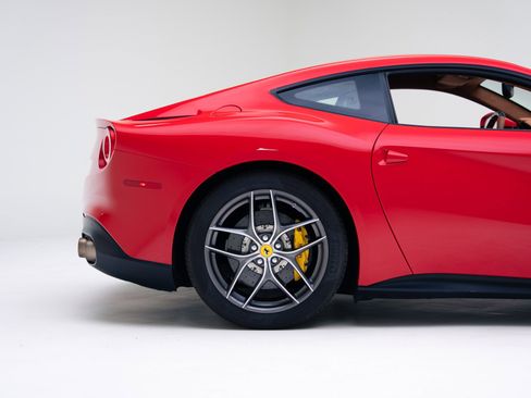 Used 2014 Ferrari F12 Berlinetta image 20