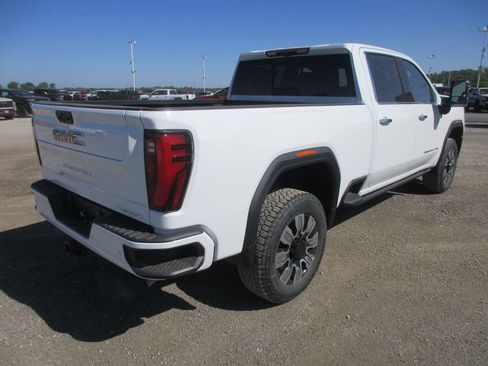 New 2026 GMC Sierra 2500 Denali w/ Denali Reserve Package AWD/4WD image 4