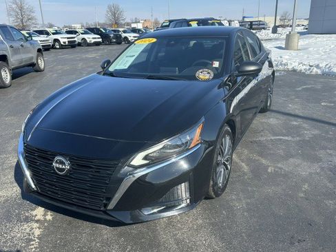 Used 2024 Nissan Altima 2.5 SV image 4