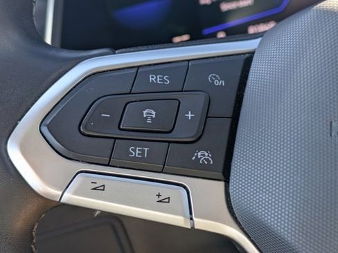 Used 2022 Volkswagen Tiguan SE image 21