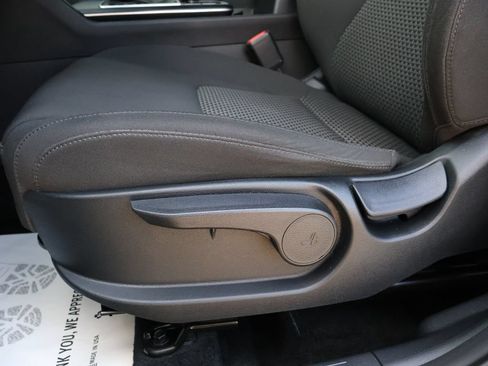 Used 2023 Kia Sportage LX AWD/4WD image 16