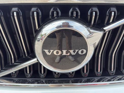 Used 2025 Volvo XC40 B5 Core w/ Protection Package AWD/4WD image 11