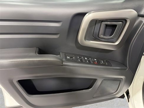Used 2014 Honda Ridgeline SE image 33