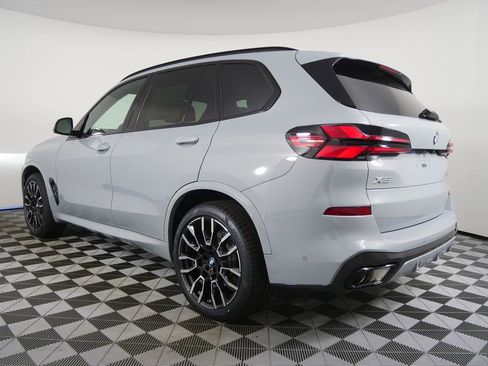 Used 2026 BMW X5 sDrive40i w/ M Sport Package RWD image 5
