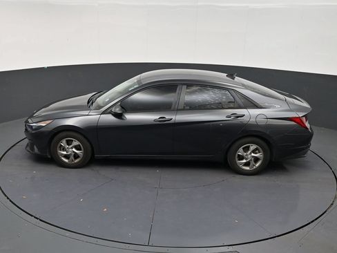 Used 2021 Hyundai Elantra SE FWD image 12