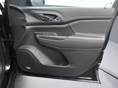 Used 2023 GMC Acadia SLT image 22