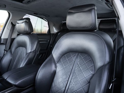 Used 2013 Audi S8 4.0T image 26