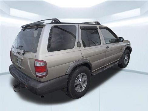 Used 1999 Nissan Pathfinder XE image 4